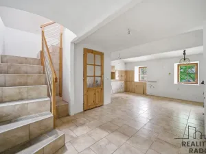 Prodej komerční nemovitosti, Holetín, 400 m2