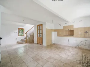 Prodej rodinného domu, Holetín, 400 m2