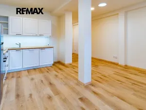 Pronájem bytu 2+1, Česká Lípa, Škroupovo náměstí, 75 m2