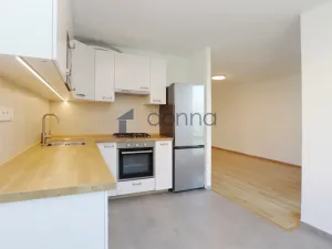 Pronájem bytu 2+1, Praha, Frýdlantská, 64 m2