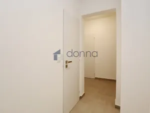 Pronájem bytu 2+1, Praha, Frýdlantská, 64 m2