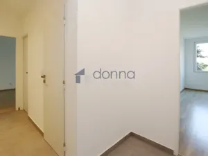 Pronájem bytu 2+1, Praha, Frýdlantská, 64 m2