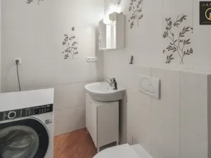 Pronájem bytu 2+kk, Praha - Bubeneč, Korunovační, 50 m2