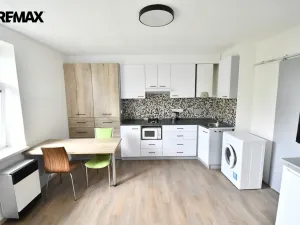 Pronájem bytu 1+kk, Hradec Králové - Pražské Předměstí, Jiřího Purkyně, 21 m2