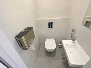 Pronájem kanceláře, Praha - Prosek, Litvínovská, 282 m2