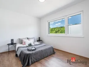 Pronájem rodinného domu, Dubí, Zahradní, 119 m2