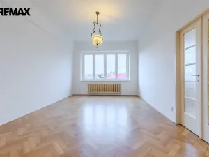 Prodej bytu 2+1, Praha - Bubeneč, náměstí Interbrigády, 95 m2