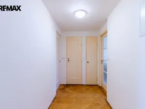 Prodej bytu 2+1, Praha - Bubeneč, náměstí Interbrigády, 95 m2