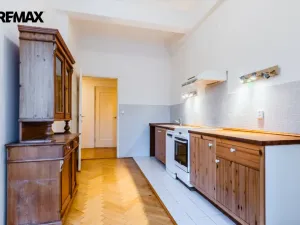 Prodej bytu 2+1, Praha - Bubeneč, náměstí Interbrigády, 95 m2