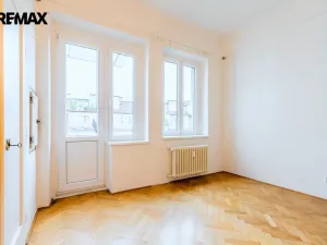 Prodej bytu 2+1, Praha - Bubeneč, náměstí Interbrigády, 95 m2
