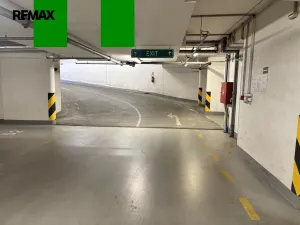Pronájem garážového stání, Praha - Libeň, Vojenova, 15 m2