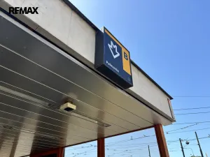 Pronájem garážového stání, Praha - Libeň, Vojenova, 15 m2