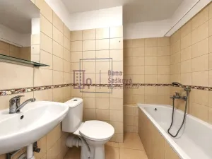 Pronájem bytu 2+kk, Jindřichův Hradec - Jindřichův Hradec III, sídliště Vajgar, 31 m2