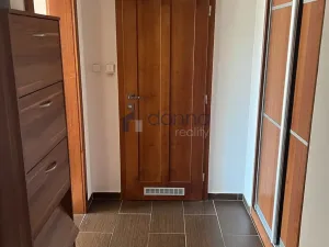 Pronájem bytu 2+kk, Praha, Černokostelecká, 47 m2