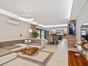 Prodej rodinného domu, Kostelní Lhota, 213 m2