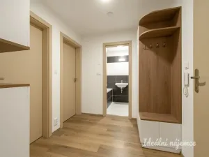 Pronájem bytu 2+kk, Praha - Vysočany, Čerpadlová, 48 m2