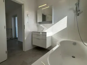 Pronájem rodinného domu, Králův Dvůr, Tři Vršky, 104 m2