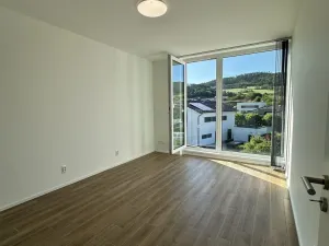 Pronájem rodinného domu, Králův Dvůr, Tři Vršky, 104 m2