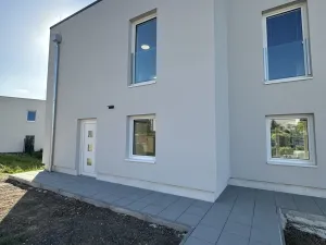Pronájem rodinného domu, Králův Dvůr, Tři Vršky, 104 m2