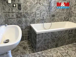 Pronájem bytu 2+1, Pardubice - Bílé Předměstí, Na Bukovině, 69 m2