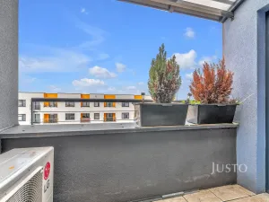 Prodej bytu 3+kk, Praha - Uhříněves, Oty Bubeníčka, 57 m2