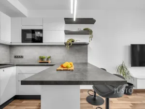 Prodej bytu 3+kk, Praha - Uhříněves, Oty Bubeníčka, 57 m2