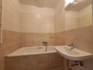 Pronájem bytu 1+1, Praha - Smíchov, Podbělohorská, 43 m2