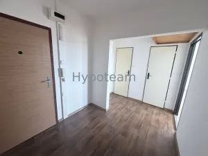 Pronájem bytu 1+kk, Chlumec, Podzimní, 31 m2