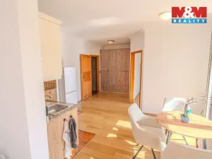 Pronájem bytu 2+kk, Praha, Názovská, 50 m2