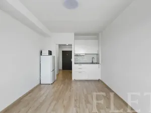 Pronájem bytu 1+kk, Praha - Jinonice, Peroutkova, 26 m2