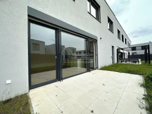 Pronájem rodinného domu, Praha - Čakovice, Kurta Hubera, 130 m2