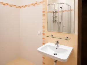 Pronájem bytu 2+kk, Praha - Vysočany, Freyova, 43 m2