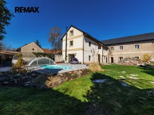 Prodej činžovního domu, Černuc, 330 m2