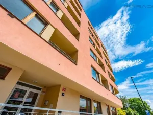 Pronájem kanceláře, Praha - Nusle, Mojmírova, 140 m2