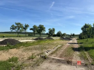Pronájem skladu, Měník, 500 m2