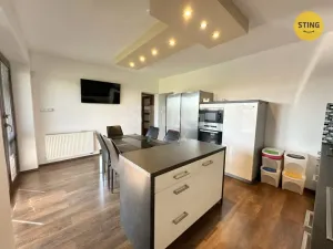 Pronájem rodinného domu, Vícenice u Náměště nad Oslavou, 230 m2