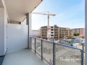 Pronájem bytu 1+kk, Praha - Vysočany, Poděbradská, 33 m2