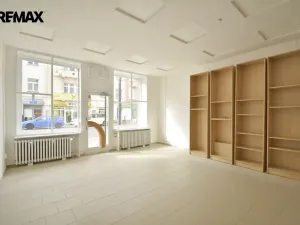 Pronájem obchodního prostoru, Hradec Králové - Pražské Předměstí, S. K. Neumanna, 58 m2