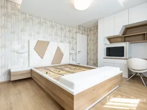 Pronájem bytu 2+kk, Praha - Letňany, Chlebovická, 67 m2