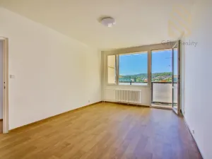 Prodej bytu 2+1, Chomutov, Holešická, 62 m2