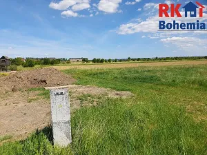 Prodej pozemku pro bydlení, Dobrovice, 667 m2