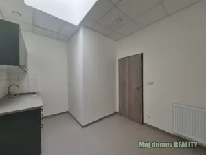 Pronájem skladu, Praha - Hostivař, 550 m2