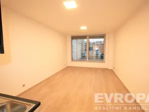Pronájem bytu 1+kk, Praha - Libeň, Kurta Konráda, 34 m2
