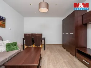 Prodej bytu 2+1, Pardubice - Zelené Předměstí, Benešovo náměstí, 53 m2