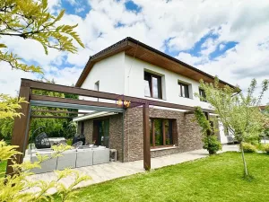 Prodej rodinného domu, Sulice, Luční, 300 m2