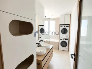 Pronájem bytu 3+kk, Praha, Vodnická, 84 m2