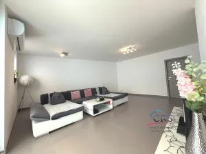 Pronájem bytu 3+1, Praha - Michle, U michelského mlýna, 95 m2