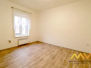 Pronájem bytu 1+1, Hradec Králové - Nový Hradec Králové, Hlavní, 25 m2