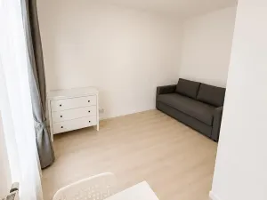 Pronájem bytu 1+kk, Praha - Vysočany, Poděbradská, 25 m2