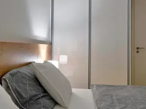 Pronájem bytu 2+kk, Praha - Liboc, Naardenská, 54 m2